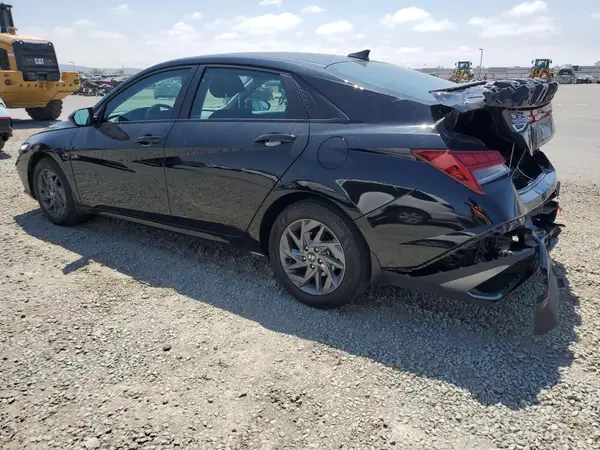 KMHLM4DJ9RU102796 2024 HYUNDAI ELANTRA - Image 2