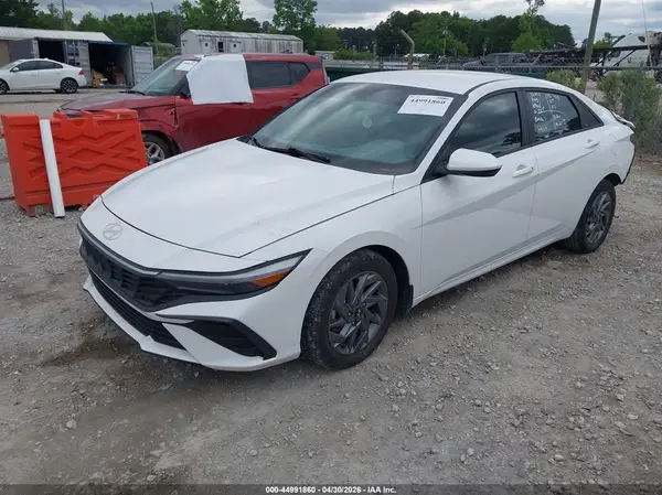 KMHLM4DJ9RU108288 2024 HYUNDAI ELANTRA - Image 2