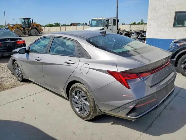 KMHLM4DJ9RU110557 2024 HYUNDAI ELANTRA - Image 2