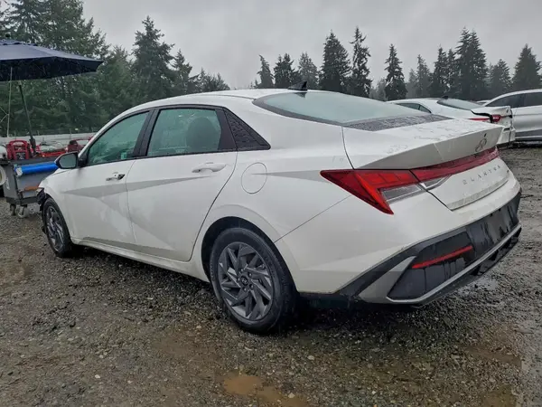 KMHLM4DJ9RU116777 2024 HYUNDAI ELANTRA - Image 2