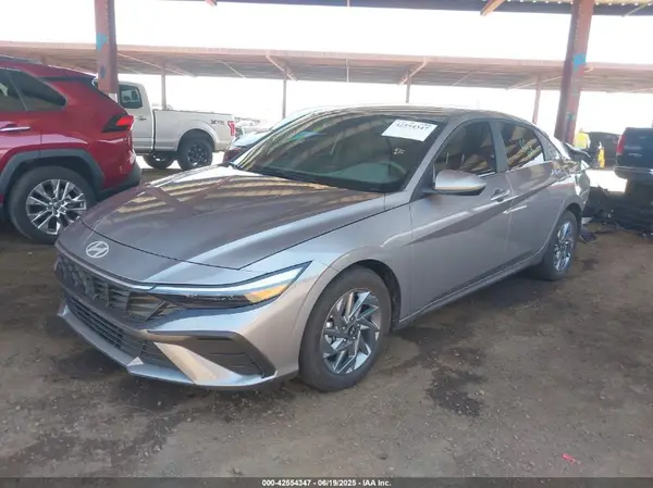 KMHLM4DJ9RU119615 2024 HYUNDAI ELANTRA - Image 2