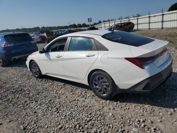 KMHLM4DJ9RU120618 2024 HYUNDAI ELANTRA - Image 2