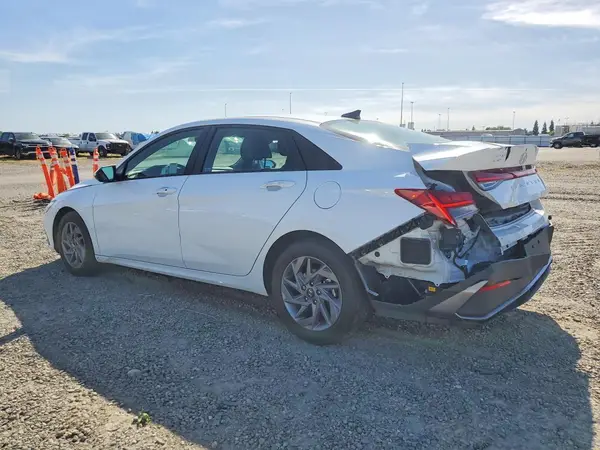 KMHLM4DJ9SU122584 2025 HYUNDAI ELANTRA - Image 2
