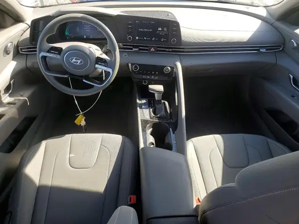 KMHLM4DJ9SU122584 2025 HYUNDAI ELANTRA - Image 8