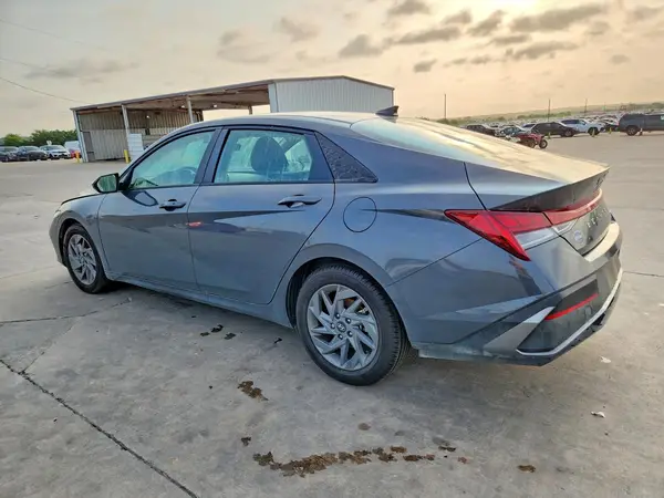 KMHLM4DJ9SU143256 2025 HYUNDAI ELANTRA - Image 2