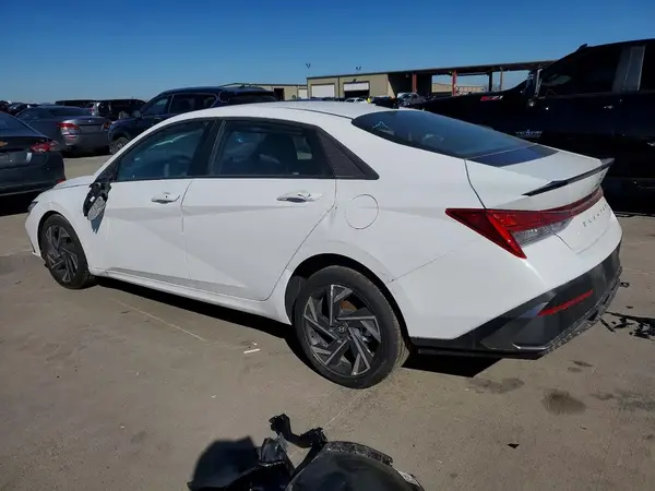 KMHLM4DJ9SU180193 2025 HYUNDAI ELANTRA - Image 2
