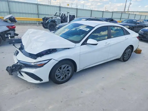 KMHLM4DJ9TU192071 2026 HYUNDAI ELANTRA - Image 1