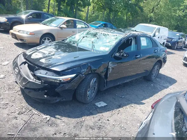 KMHLM4DJXRU093963 2024 HYUNDAI ELANTRA - Image 2