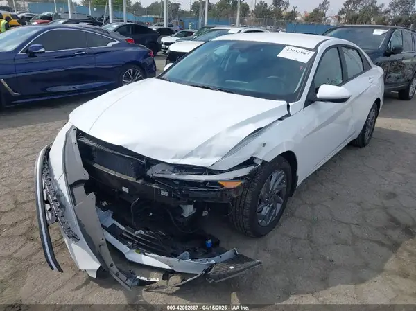 KMHLM4DJXRU097897 2024 HYUNDAI ELANTRA - Image 2