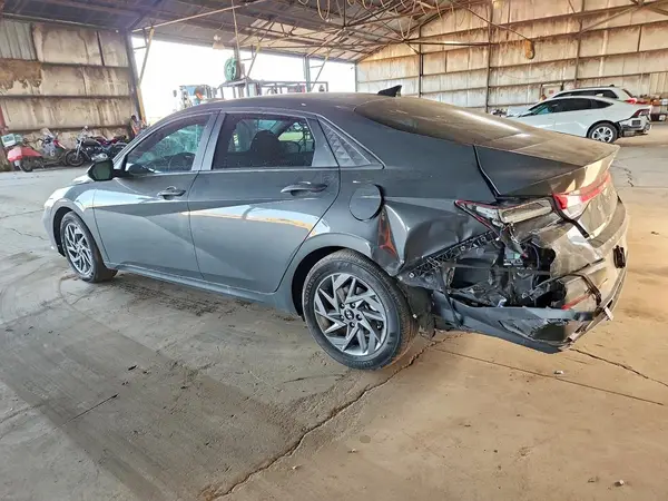 KMHLM4DJXRU098550 2024 HYUNDAI ELANTRA - Image 2