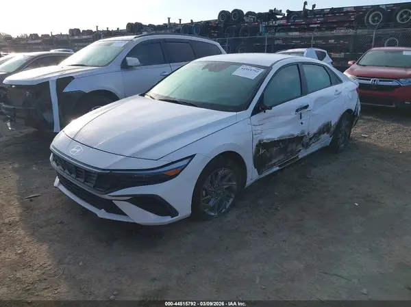 KMHLM4DJXRU102175 2024 HYUNDAI ELANTRA - Image 2
