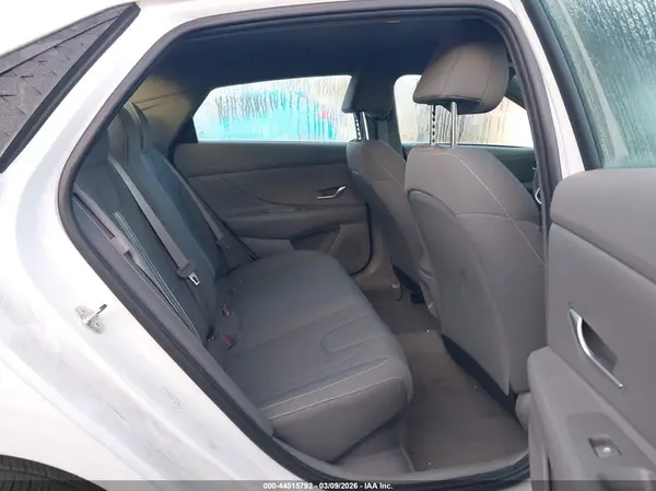 KMHLM4DJXRU102175 2024 HYUNDAI ELANTRA - Image 8