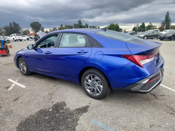 KMHLM4DJXRU108316 2024 HYUNDAI ELANTRA - Image 2