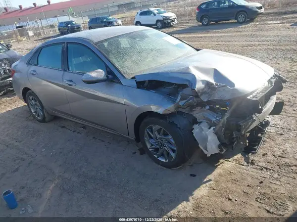 KMHLM4DJXRU113855 2024 HYUNDAI ELANTRA - Image 1