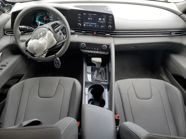 KMHLM4DJXSU124070 2025 HYUNDAI ELANTRA - Image 8