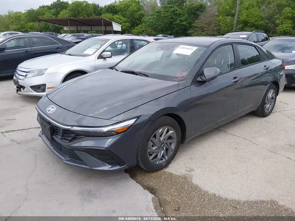 KMHLM4DJXSU131505 2025 HYUNDAI ELANTRA - Image 2