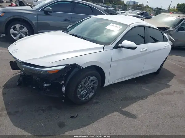 KMHLM4DJXSU167453 2025 HYUNDAI ELANTRA - Image 2