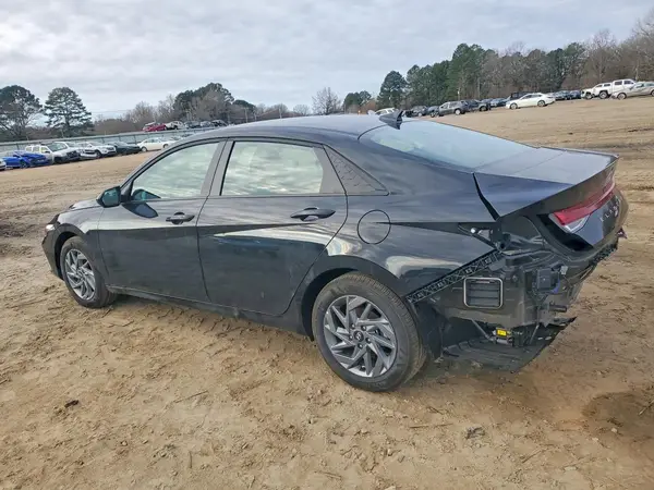 KMHLM4DJXSU172975 2025 HYUNDAI ELANTRA - Image 2