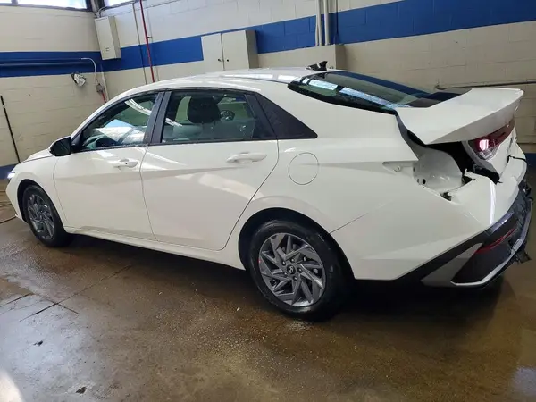 KMHLM4DJXTU190653 2026 HYUNDAI ELANTRA - Image 2