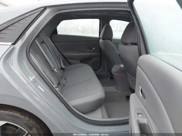KMHLN4AG4NU339597 2022 HYUNDAI ELANTRA - Image 8