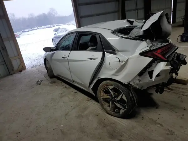 KMHLN4AJ4NU027372 2022 HYUNDAI ELANTRA - Image 2