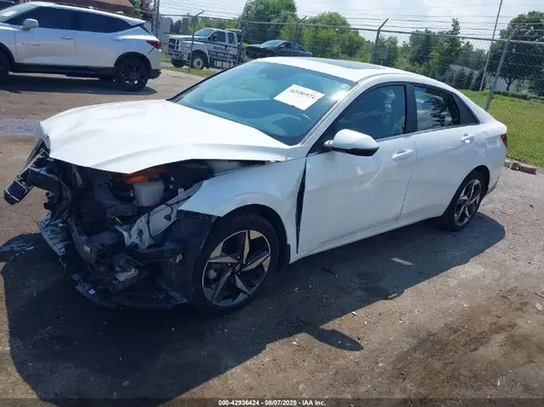 KMHLN4AJ9PU070351 2023 HYUNDAI ELANTRA - Image 2