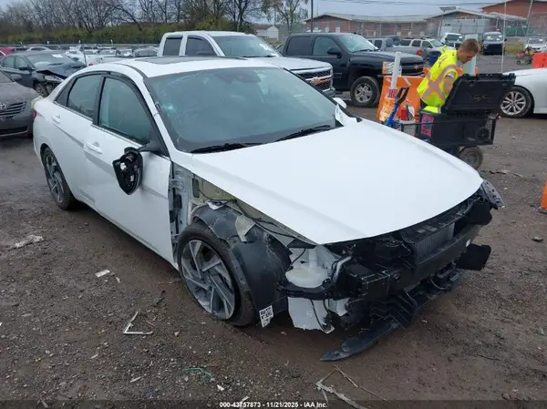 KMHLN4DJ1RU105933 2024 HYUNDAI ELANTRA - Image 1