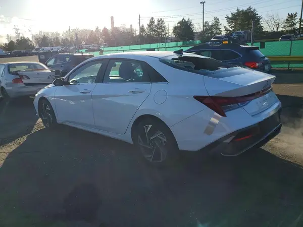 KMHLN4DJ3RU116769 2024 HYUNDAI ELANTRA - Image 2
