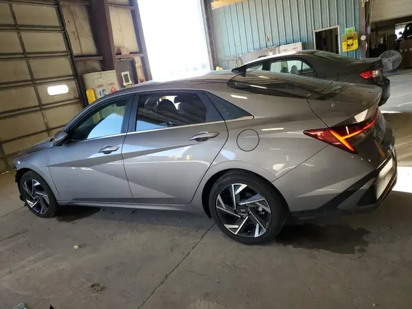 KMHLN4DJ9RU114217 2024 HYUNDAI ELANTRA - Image 2