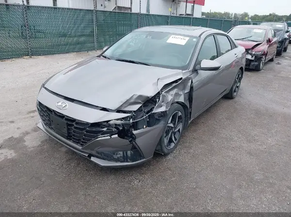 KMHLP4AG0NU366175 2022 HYUNDAI ELANTRA - Image 2