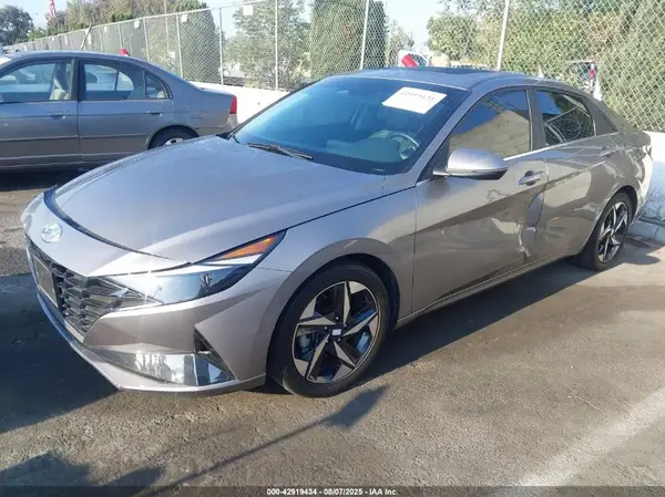 KMHLP4AG0PU584412 2023 HYUNDAI ELANTRA - Image 2
