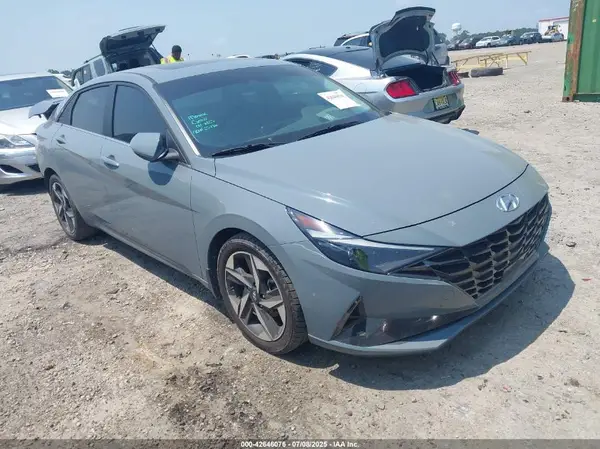 KMHLP4AG1NU255411 2022 HYUNDAI ELANTRA - Image 1