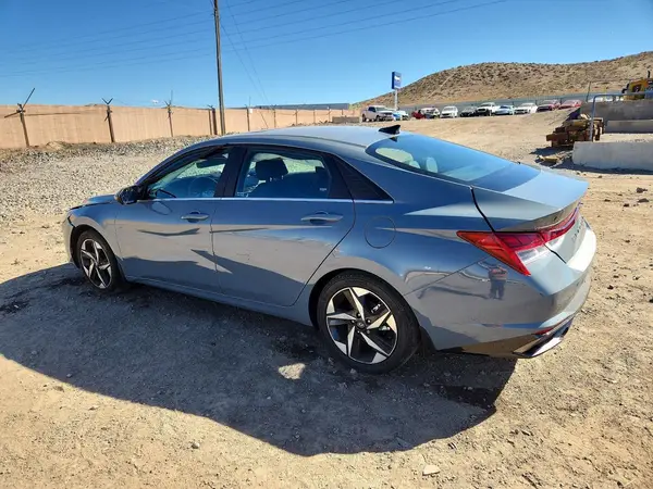 KMHLP4AG1NU266618 2022 HYUNDAI ELANTRA - Image 2