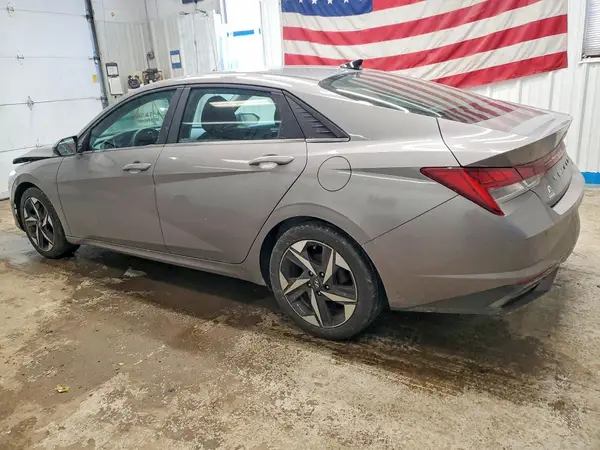 KMHLP4AG1NU289221 2022 HYUNDAI ELANTRA - Image 2