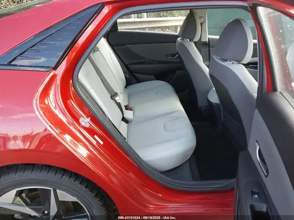 KMHLP4AG1NU337543 2022 HYUNDAI ELANTRA - Image 8