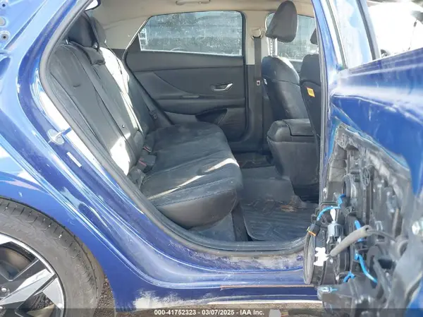 KMHLP4AG1PU372487 2023 HYUNDAI ELANTRA - Image 8