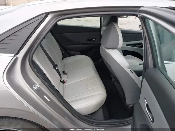KMHLP4AG1PU377303 2023 HYUNDAI ELANTRA - Image 8