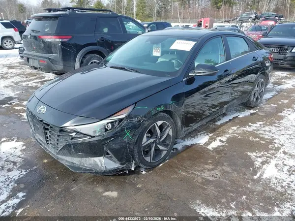 KMHLP4AG1PU425995 2023 HYUNDAI ELANTRA - Image 2