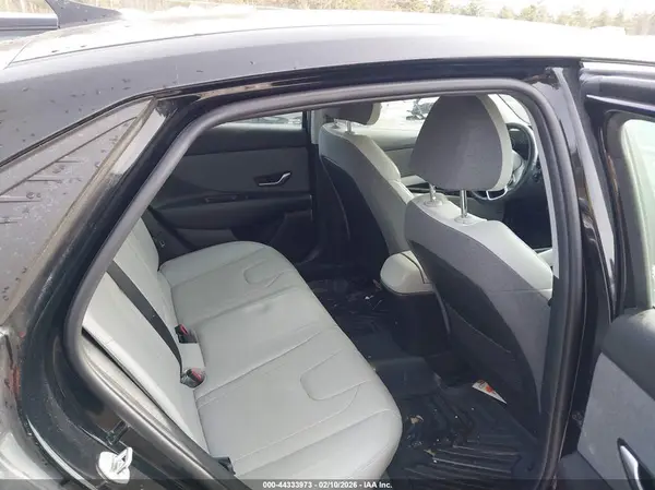 KMHLP4AG1PU425995 2023 HYUNDAI ELANTRA - Image 8
