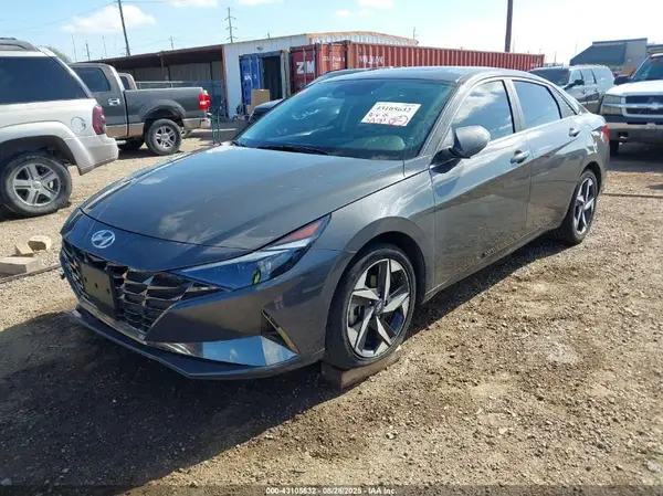 KMHLP4AG1PU573807 2023 HYUNDAI ELANTRA - Image 2