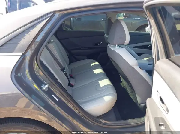 KMHLP4AG1PU573807 2023 HYUNDAI ELANTRA - Image 8