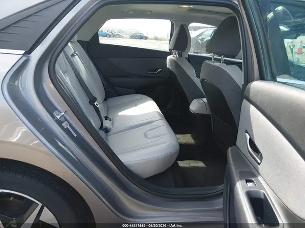 KMHLP4AG2PU561083 2023 HYUNDAI ELANTRA - Image 8