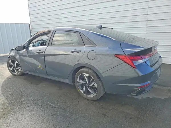 KMHLP4AG2PU561925 2023 HYUNDAI ELANTRA - Image 2
