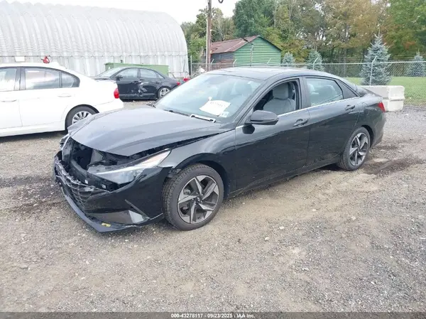 KMHLP4AG2PU570916 2023 HYUNDAI ELANTRA - Image 2
