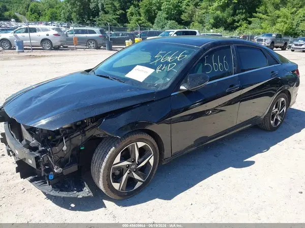 KMHLP4AG3NU331856 2022 HYUNDAI ELANTRA - Image 2