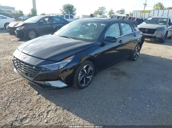 KMHLP4AG3PU562467 2023 HYUNDAI ELANTRA - Image 2
