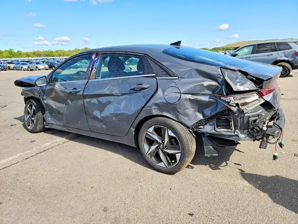KMHLP4AG3PU619749 2023 HYUNDAI ELANTRA - Image 2