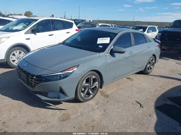 KMHLP4AG4NU237842 2022 HYUNDAI ELANTRA - Image 2