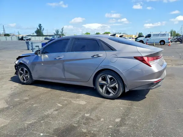 KMHLP4AG4PU607996 2023 HYUNDAI ELANTRA - Image 2