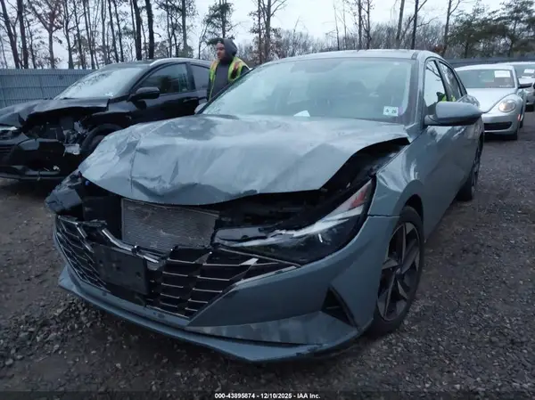 KMHLP4AG5MU115666 2021 HYUNDAI ELANTRA - Image 2